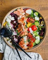 İsli Somonlu Cobb Salata